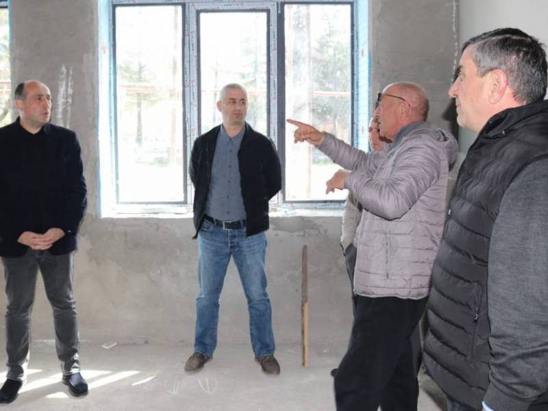 ცაგერის საჯარო სკოლაში სარემონტო სამუშაოები მიმდინარეობს.